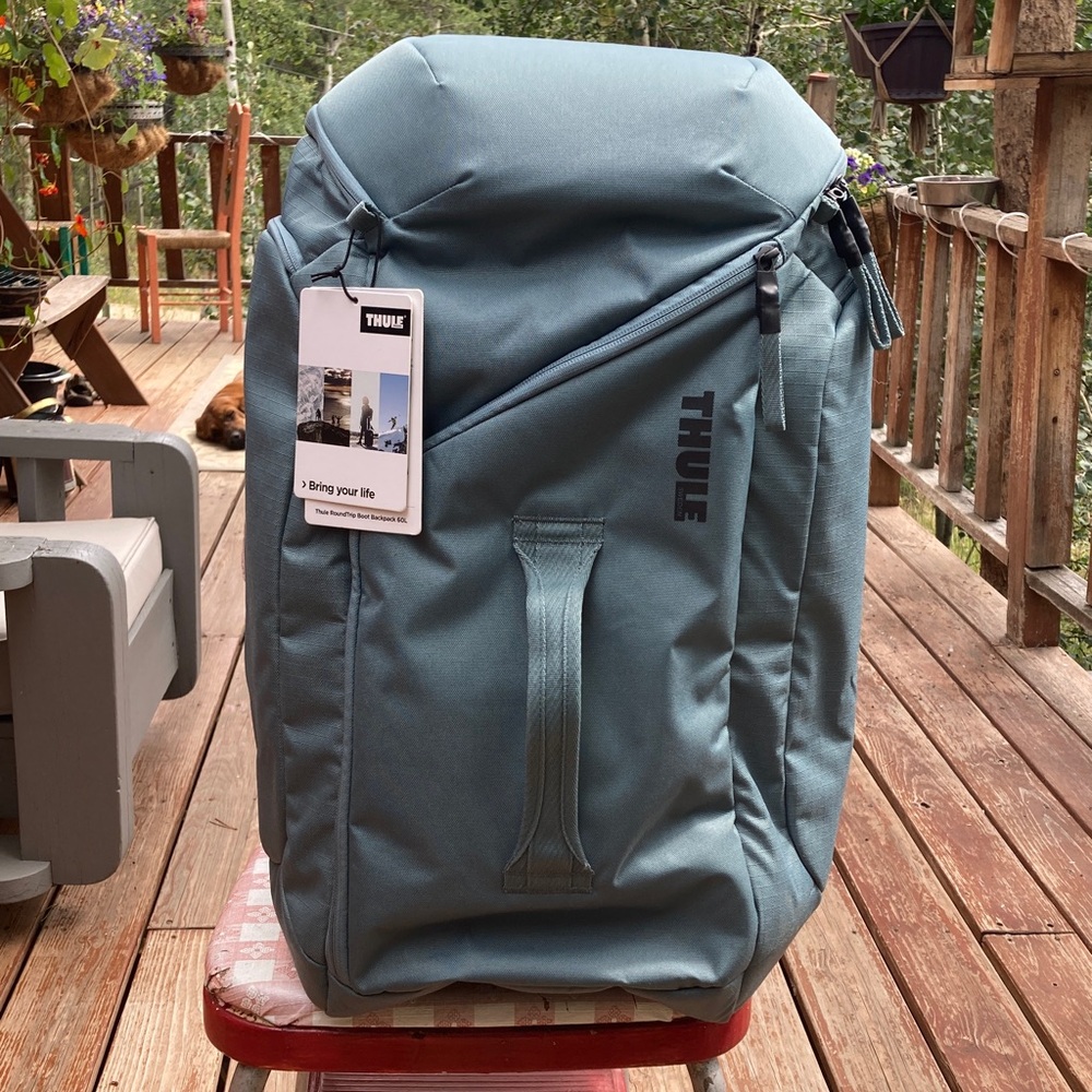 Thule Round Trip Boot Pack-60L

22.8 x 14.8 x 14.4 inches

New with Tags